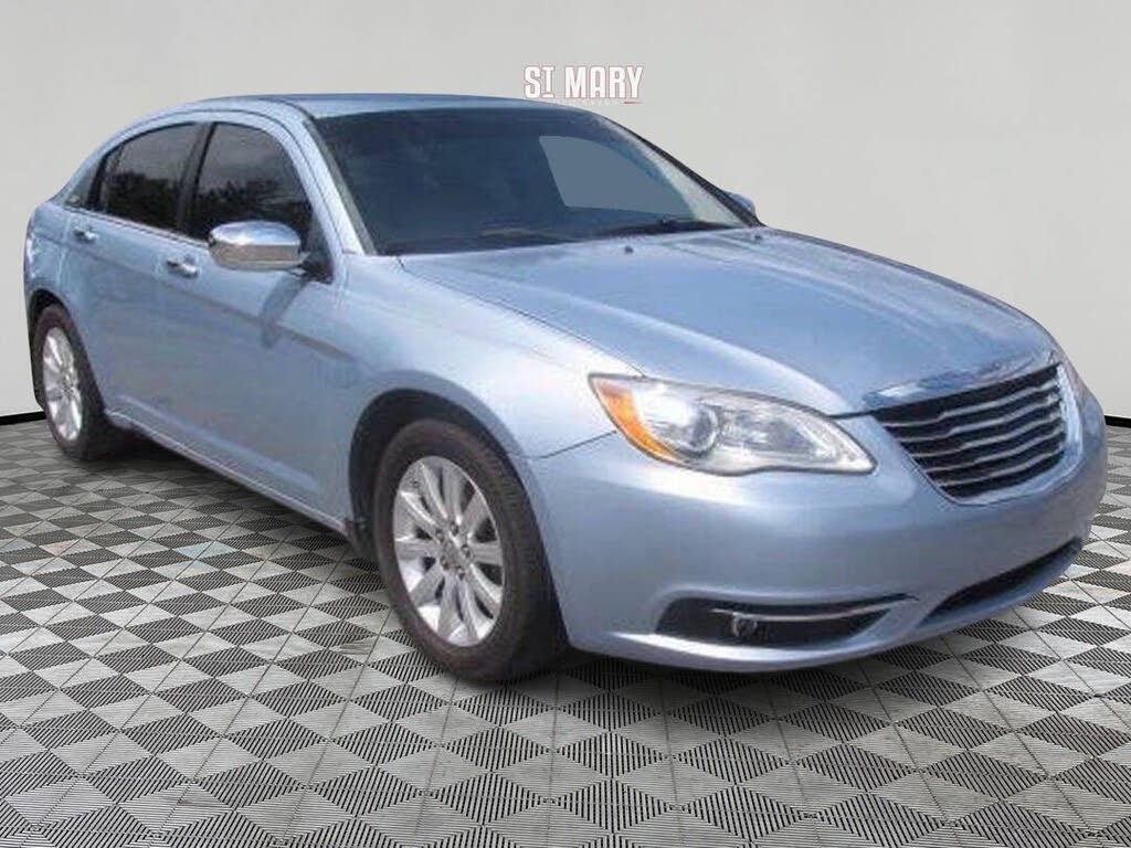 2013 Chrysler 200 Limited Sedan FWD