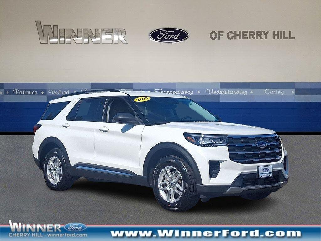 2025 Ford Explorer Active AWD