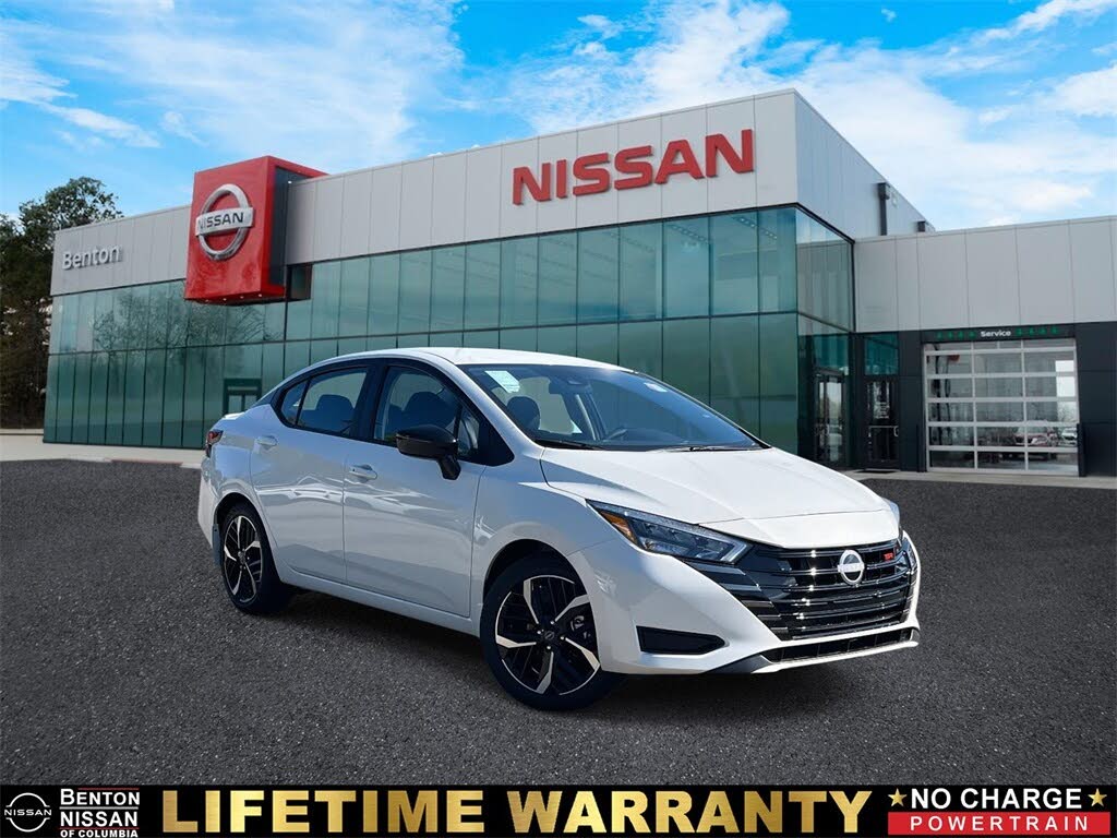 2025 Nissan Versa SR FWD