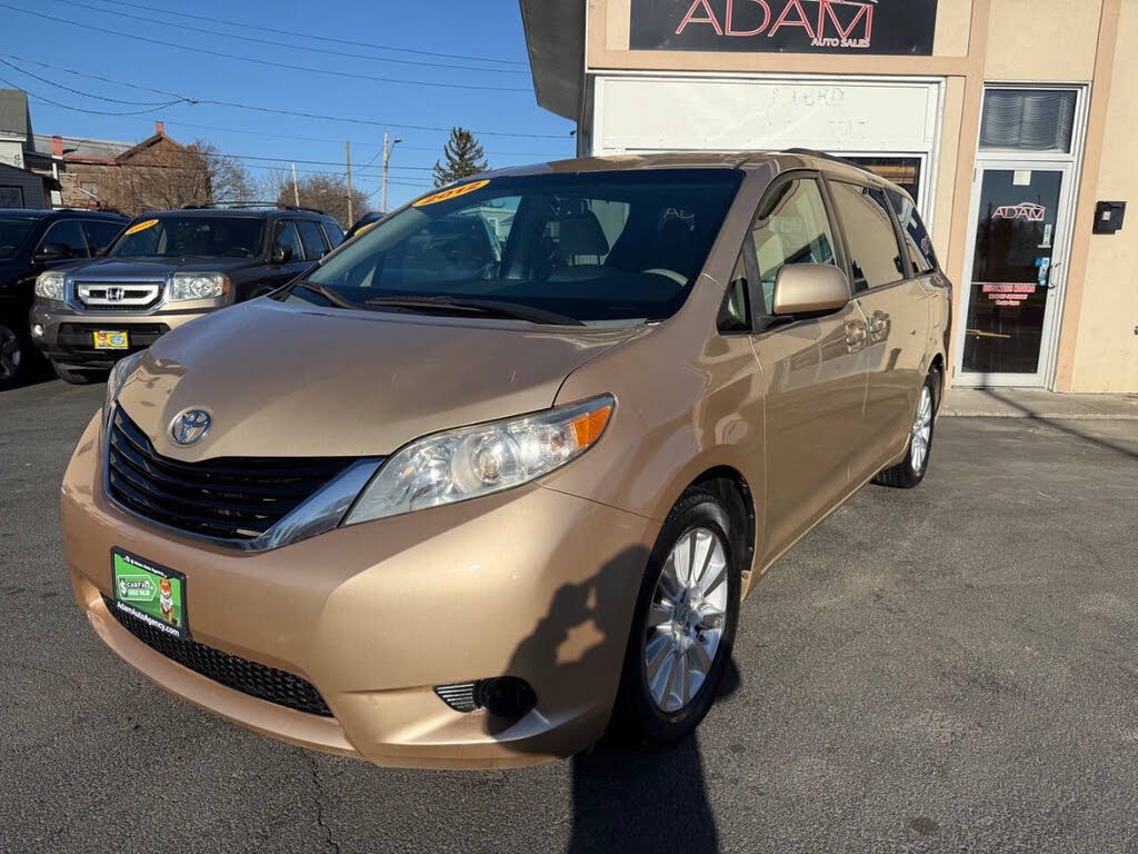 2012 Toyota Sienna LE 7-Passenger