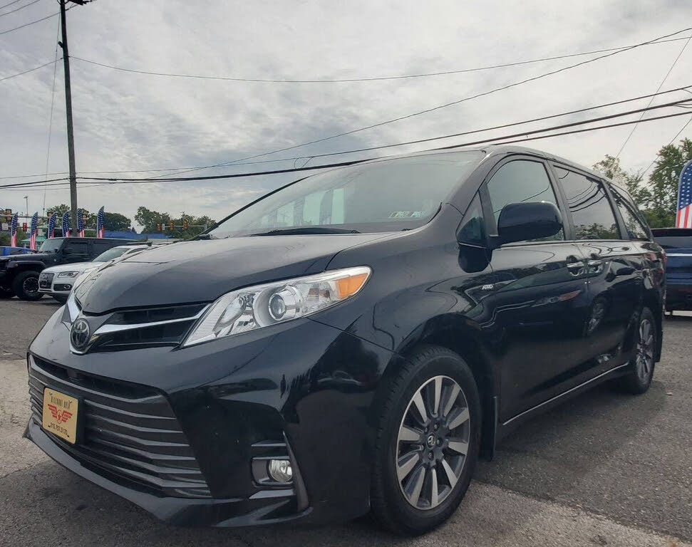 2018 Toyota Sienna XLE Premium 7-Passenger AWD