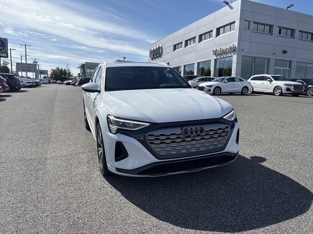 2024 Audi Q8 e-tron quattro Premium AWD