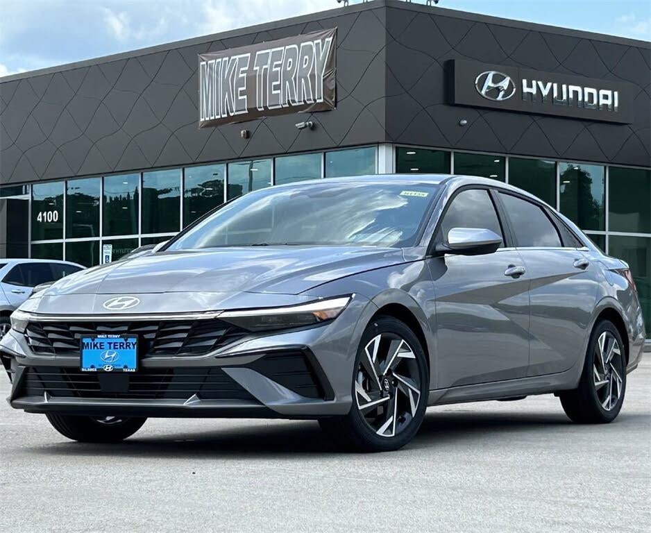 2024 Hyundai Elantra SEL FWD