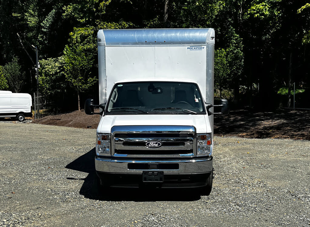 2026 Ford E-Series Chassis E-450 SD Cutaway 158 DRW RWD