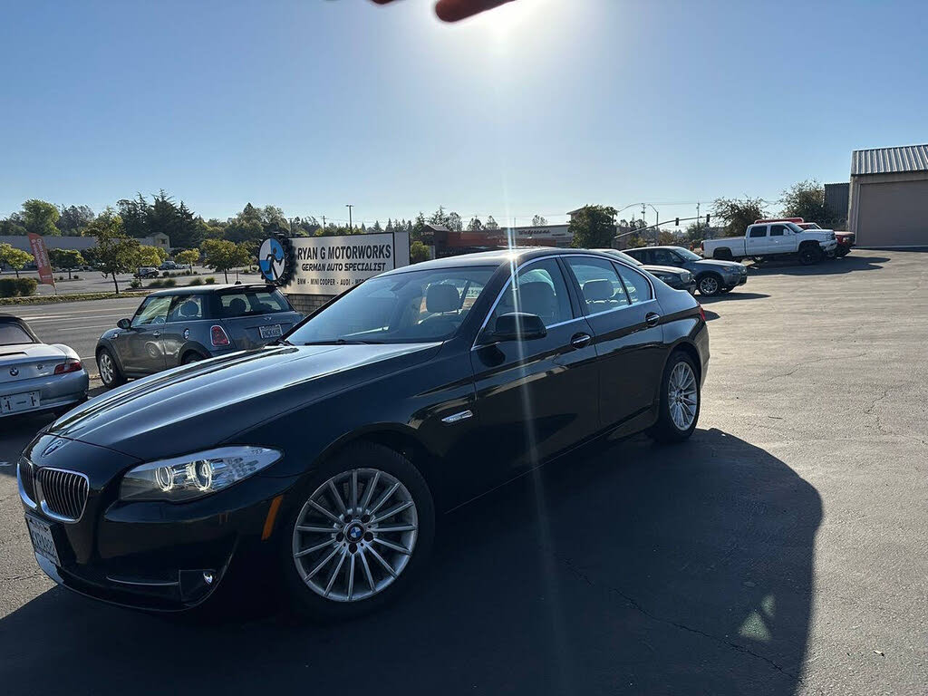 2013 BMW 5 Series 535i Sedan RWD