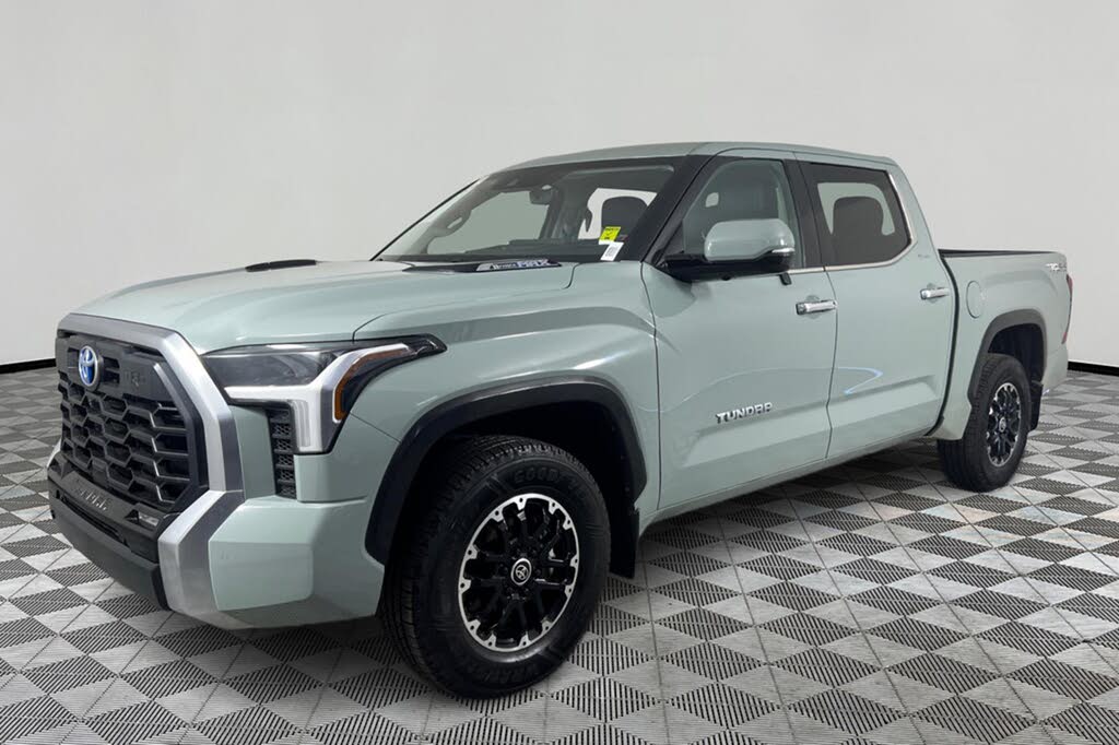 2022 Toyota Tundra Hybrid Platinum HV CrewMax Cab 4WD