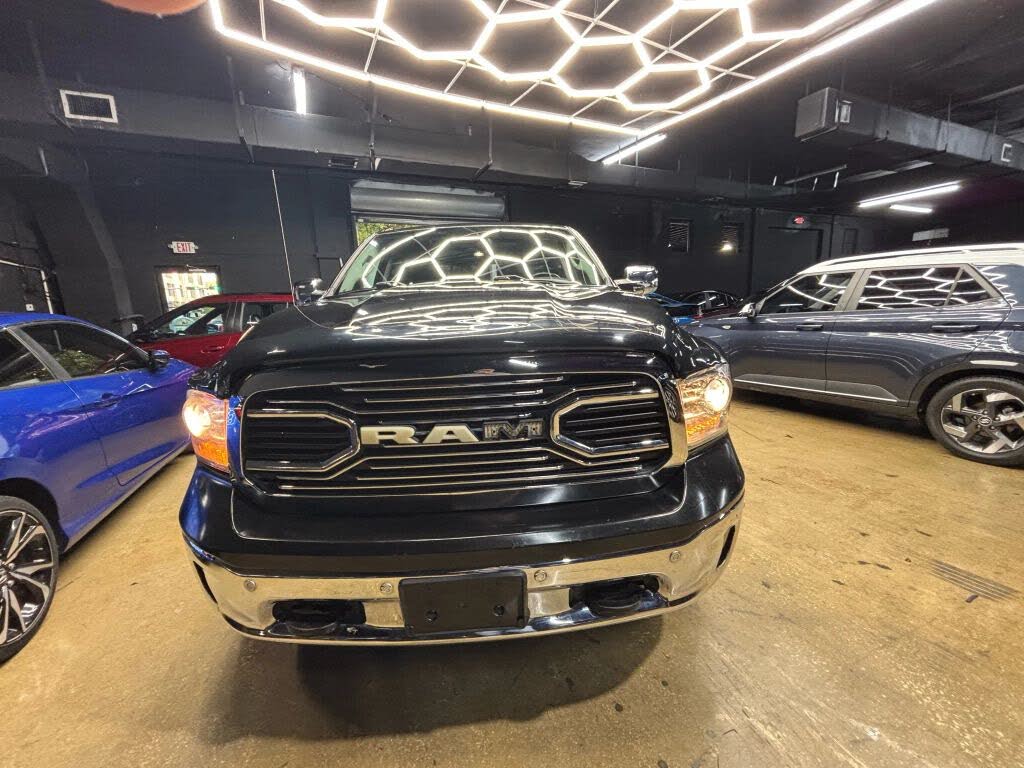 2017 RAM 1500 Laramie Crew Cab 4WD