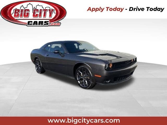2022 Dodge Challenger SXT RWD