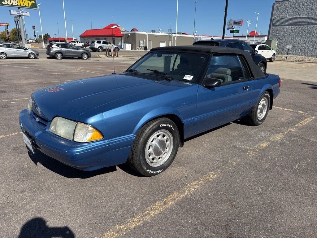 1988 Ford Mustang LX Convertible RWD