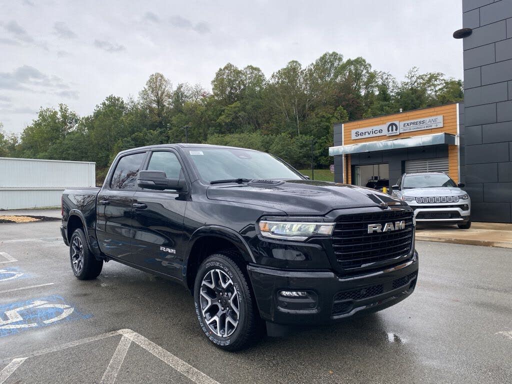 2026 RAM 1500 Laramie Crew Cab 4WD