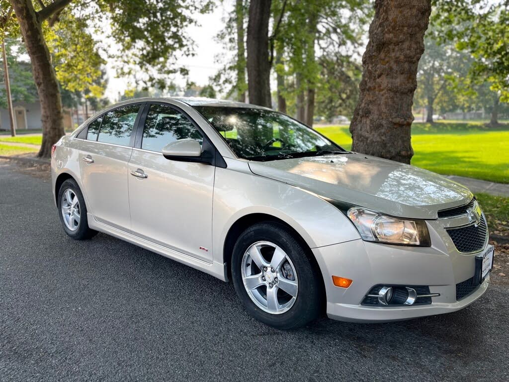 2012 Chevrolet Cruze 1LT Sedan FWD