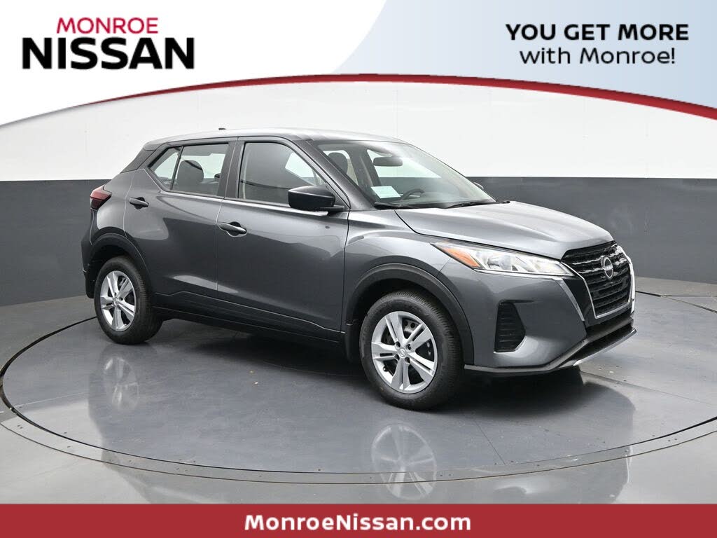 2025 Nissan Kicks Play S FWD