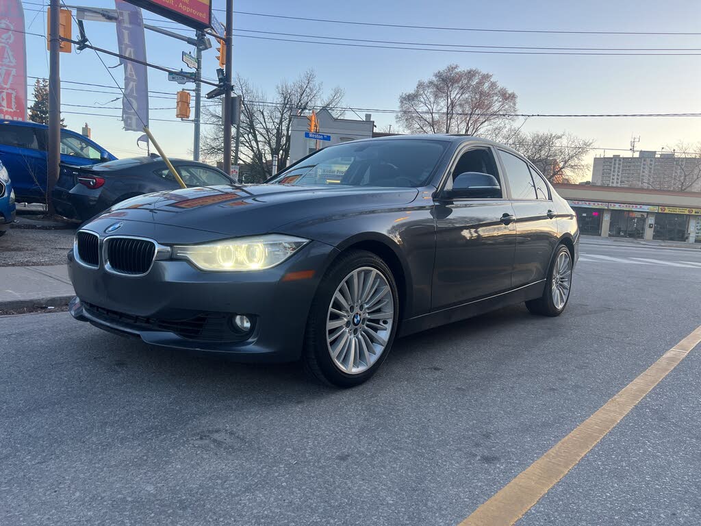 BMW 3 Series 328i xDrive Sedan AWD 2013