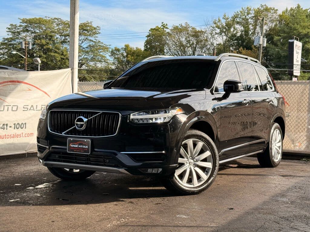 2018 Volvo XC90 T6 Momentum AWD