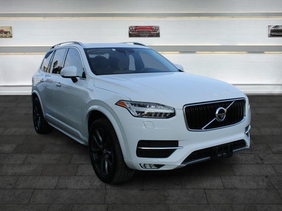 2016 Volvo XC90 T6 Momentum AWD