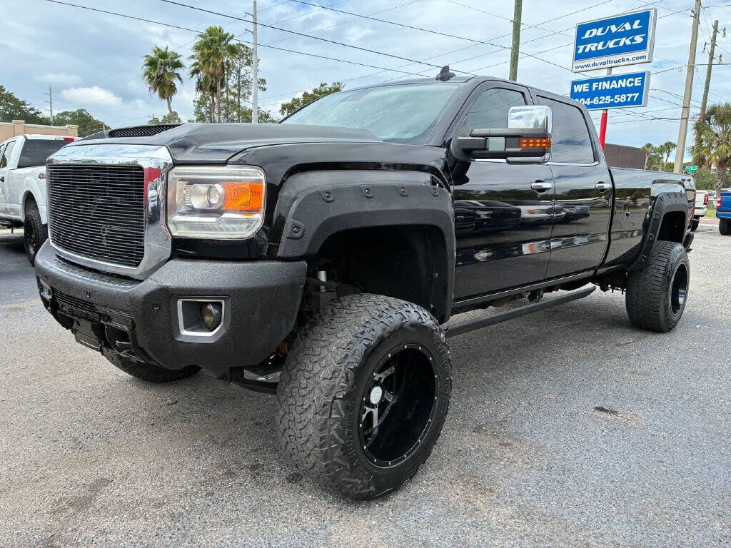 2015 GMC Sierra 3500HD Denali Crew Cab SB 4WD