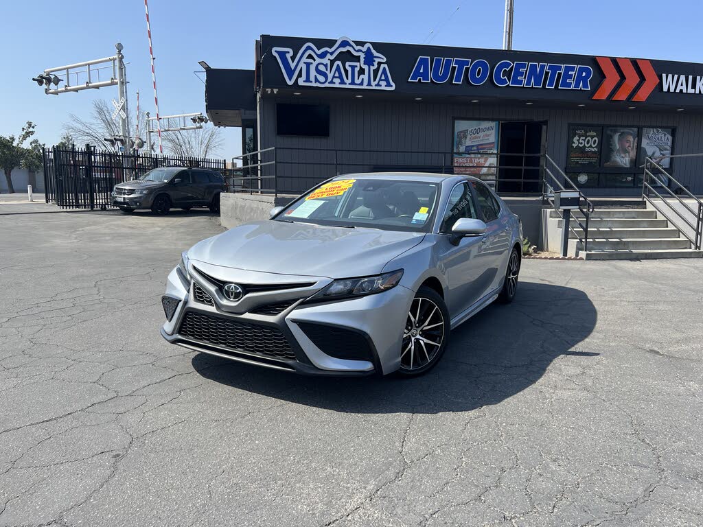 2024 Toyota Camry SE FWD