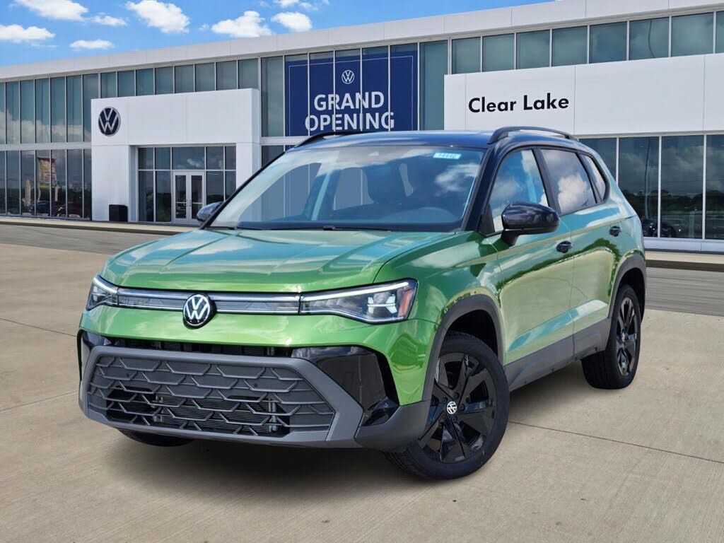 2025 Volkswagen Taos SE Black FWD