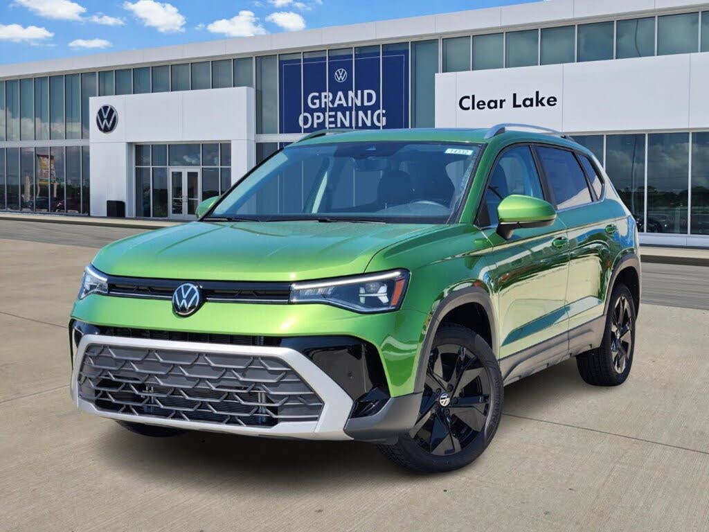 2025 Volkswagen Taos SE FWD