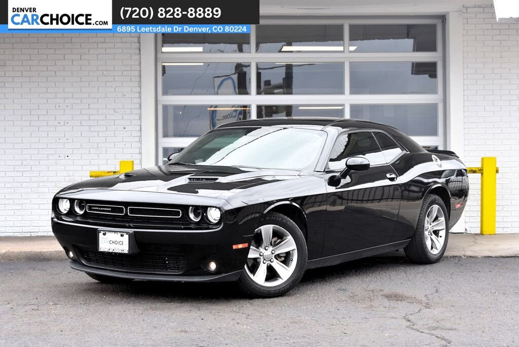 2021 Dodge Challenger SXT RWD