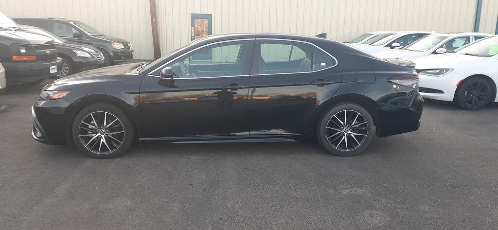 2022 Toyota Camry SE FWD