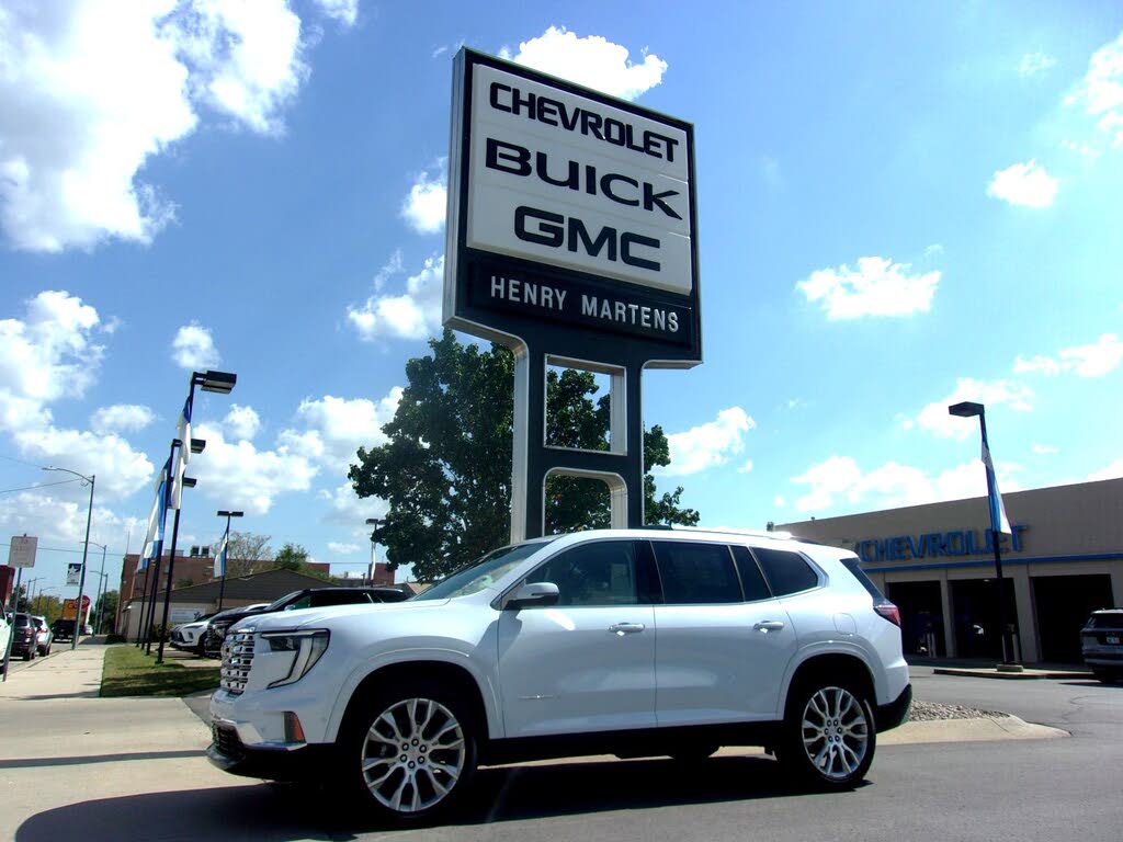 2026 GMC Acadia Denali AWD