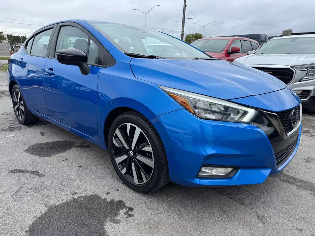 2022 Nissan Versa SR FWD