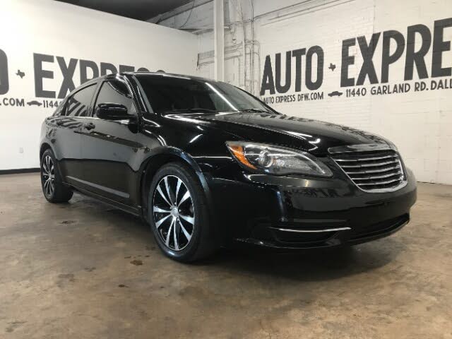 2013 Chrysler 200 Touring Sedan FWD