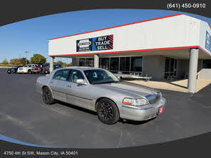 Lincoln Town Car Signature Limited