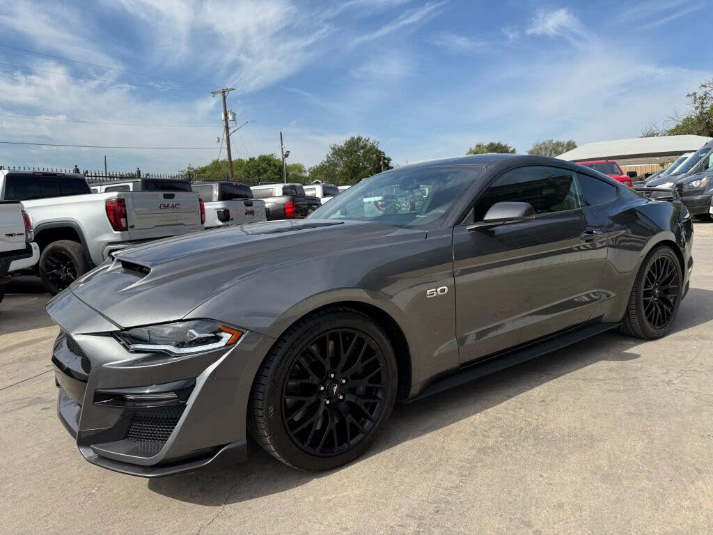2018 Ford Mustang GT Premium Coupe RWD