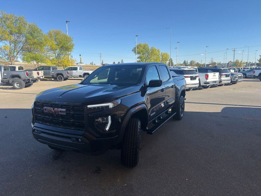 GMC Canyon Elevation Crew Cab 4WD 2025