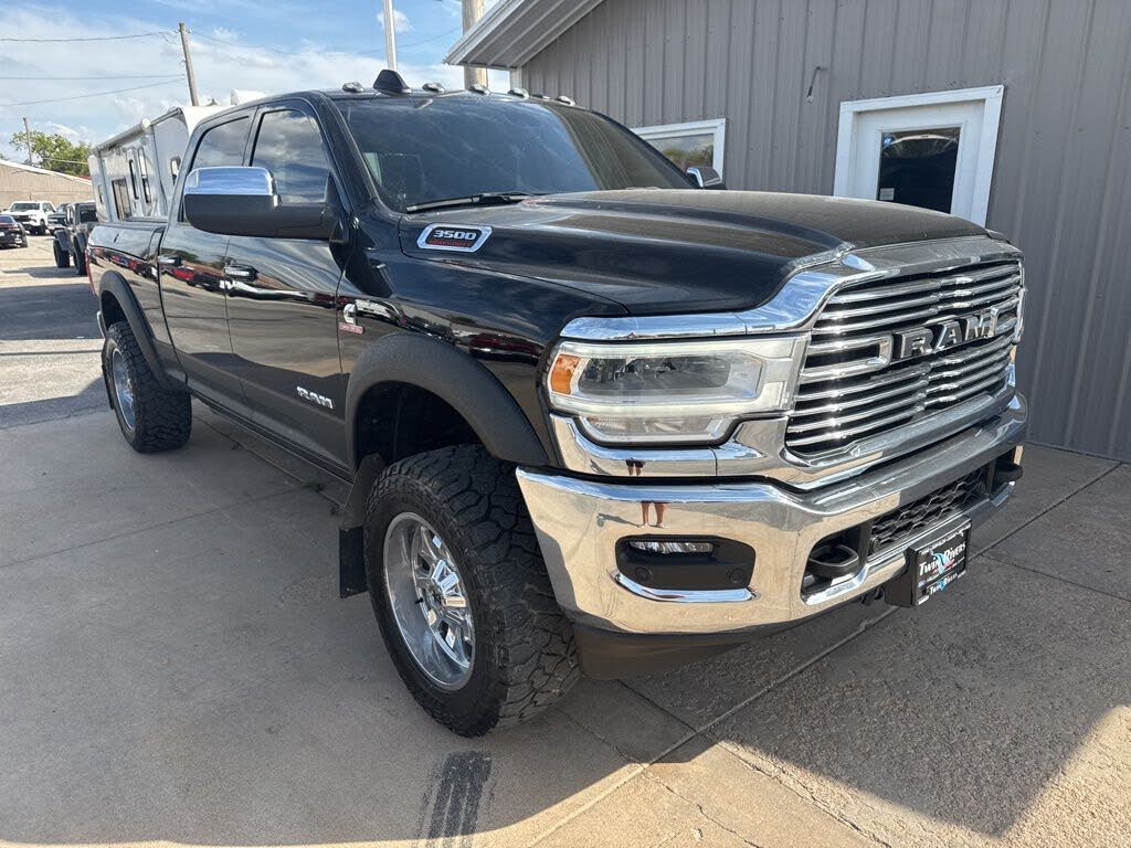 2022 RAM 3500 Laramie Crew Cab 4WD