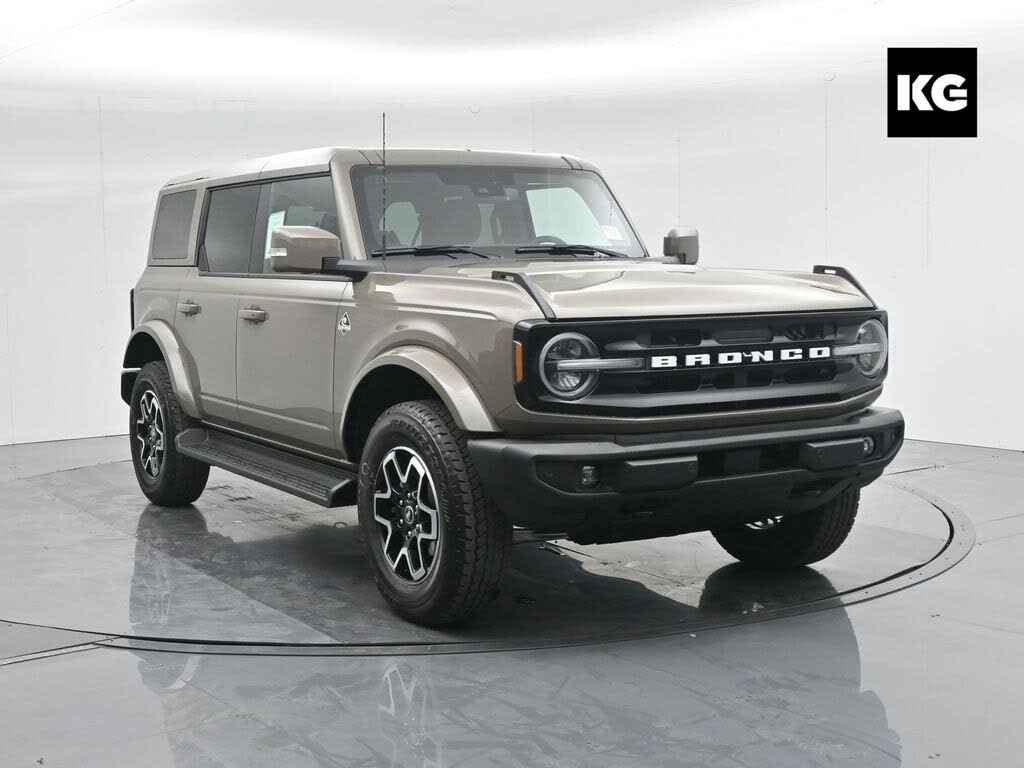 2025 Ford Bronco Outer Banks 4-Door 4WD