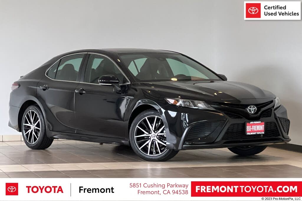 2024 Toyota Camry SE FWD