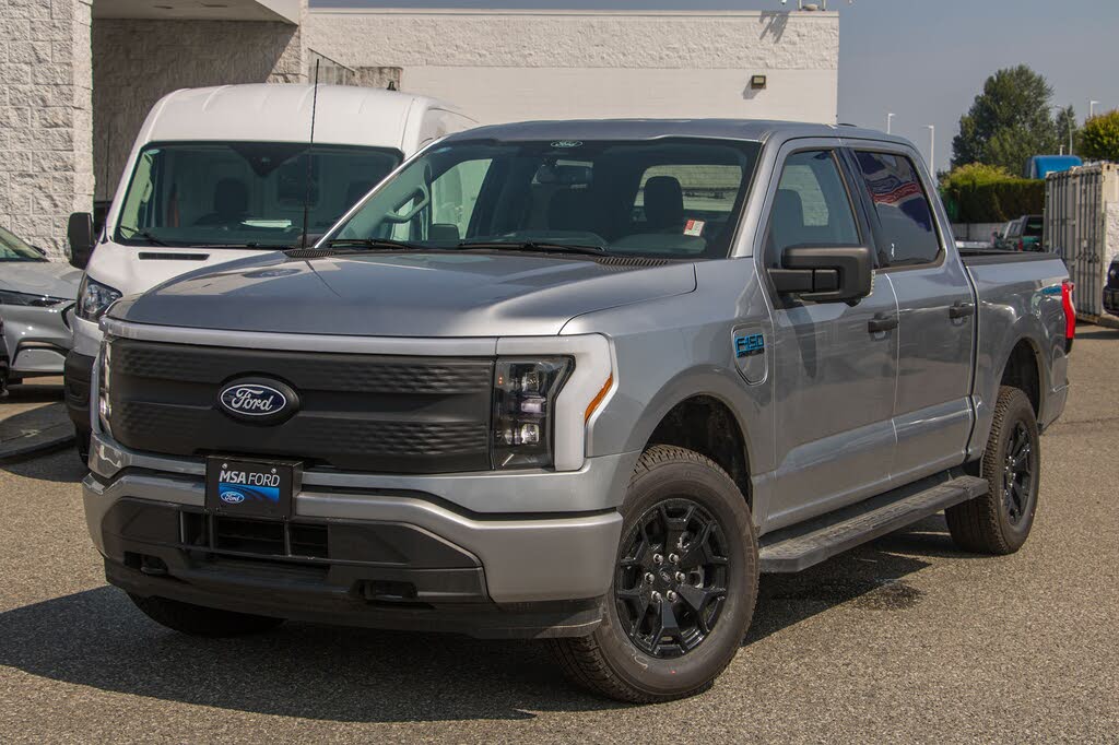 Ford F-150 Lightning XLT SuperCrew AWD 2025