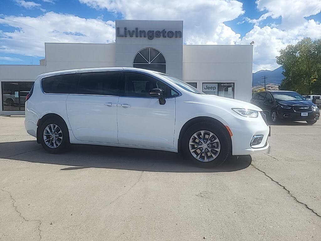 2026 Chrysler Pacifica Select AWD