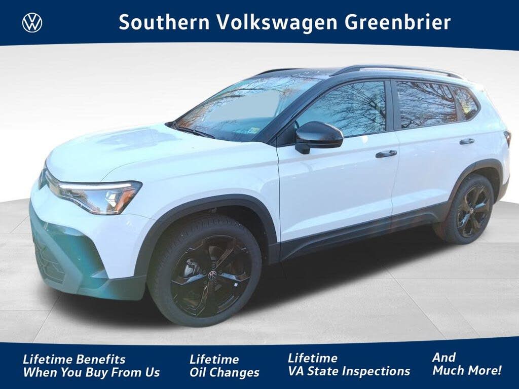 2025 Volkswagen Taos SE Black 4Motion