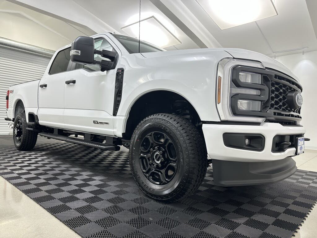 2025 Ford F-250 Super Duty XL Crew Cab 4WD