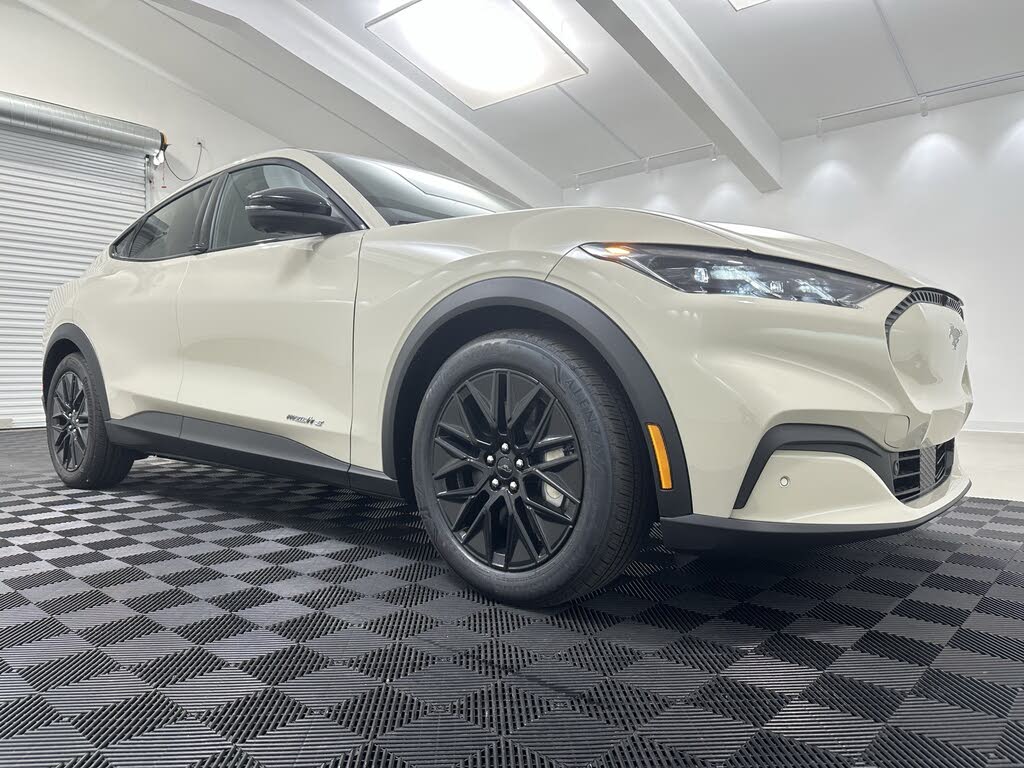 2025 Ford Mustang Mach-E Select RWD