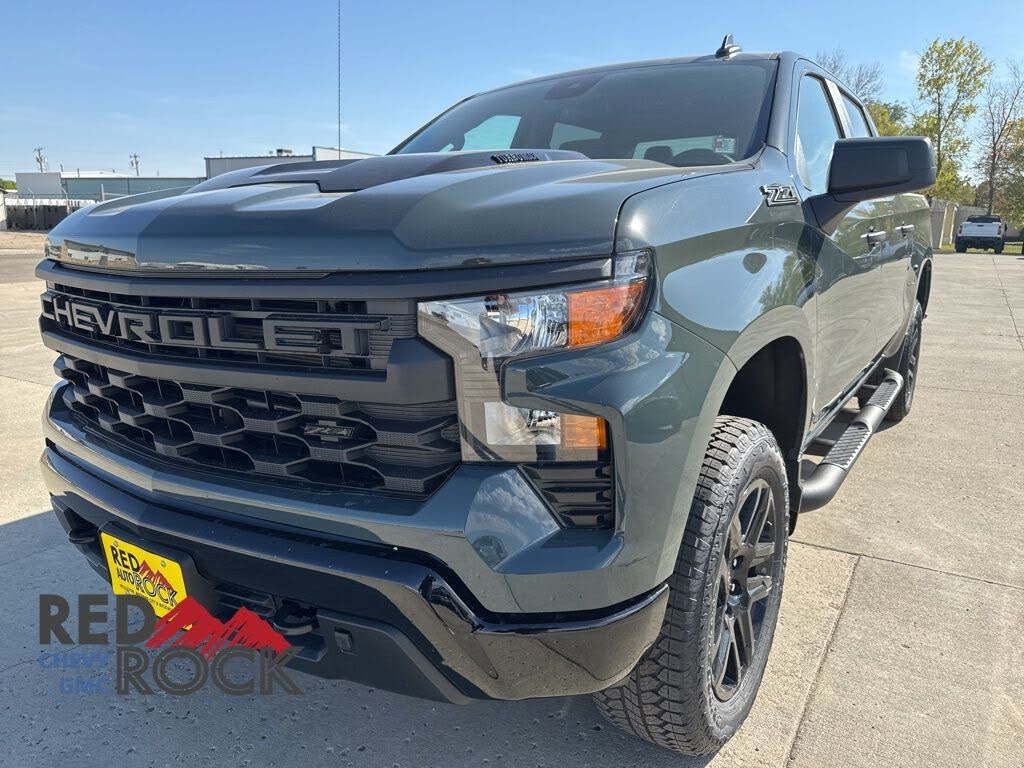 2026 Chevrolet Silverado 1500 Custom Trail Boss Crew Cab 4WD