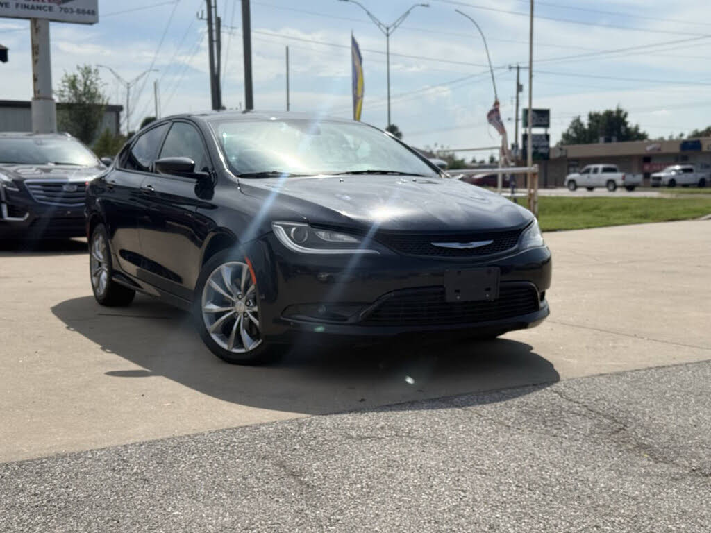 2015 Chrysler 200 S Sedan FWD