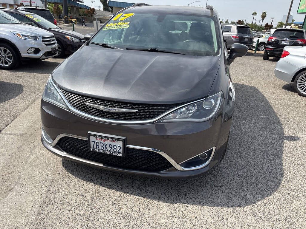 2017 Chrysler Pacifica Touring L FWD
