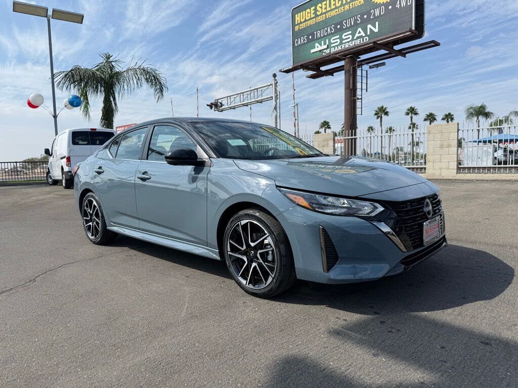 2025 Nissan Sentra SR FWD