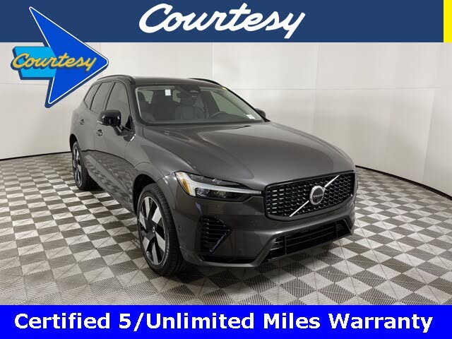 2024 Volvo XC60 Recharge T8 Plus Dark Theme eAWD