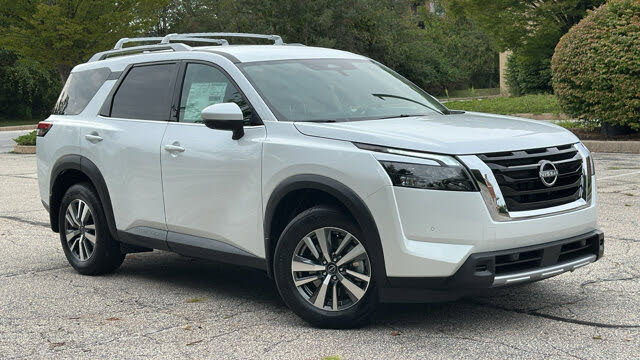 2025 Nissan Pathfinder SL 4WD