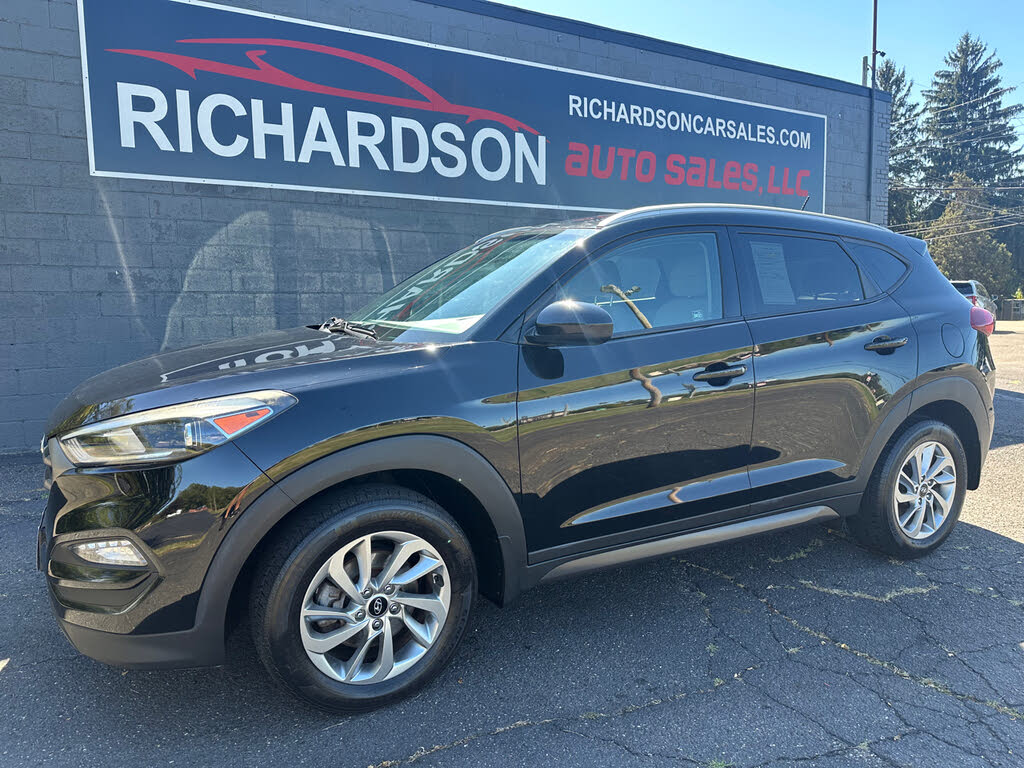 2016 Hyundai Tucson 2.0L SE AWD with Beige Seats