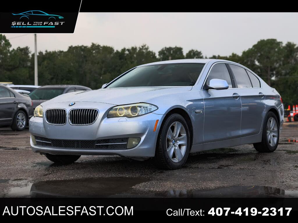 2011 BMW 5 Series 528i Sedan RWD