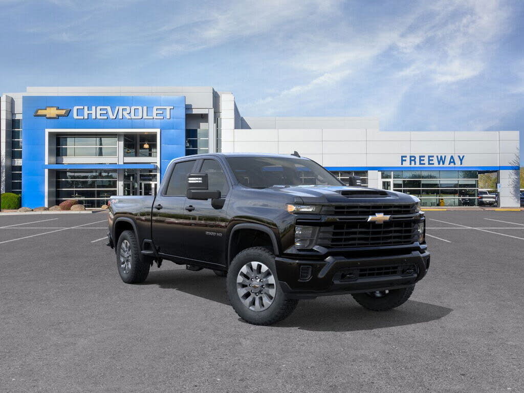 2026 Chevrolet Silverado 2500HD Custom Crew Cab 4WD