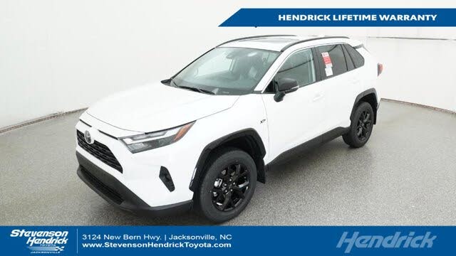 2025 Toyota RAV4 XLE FWD