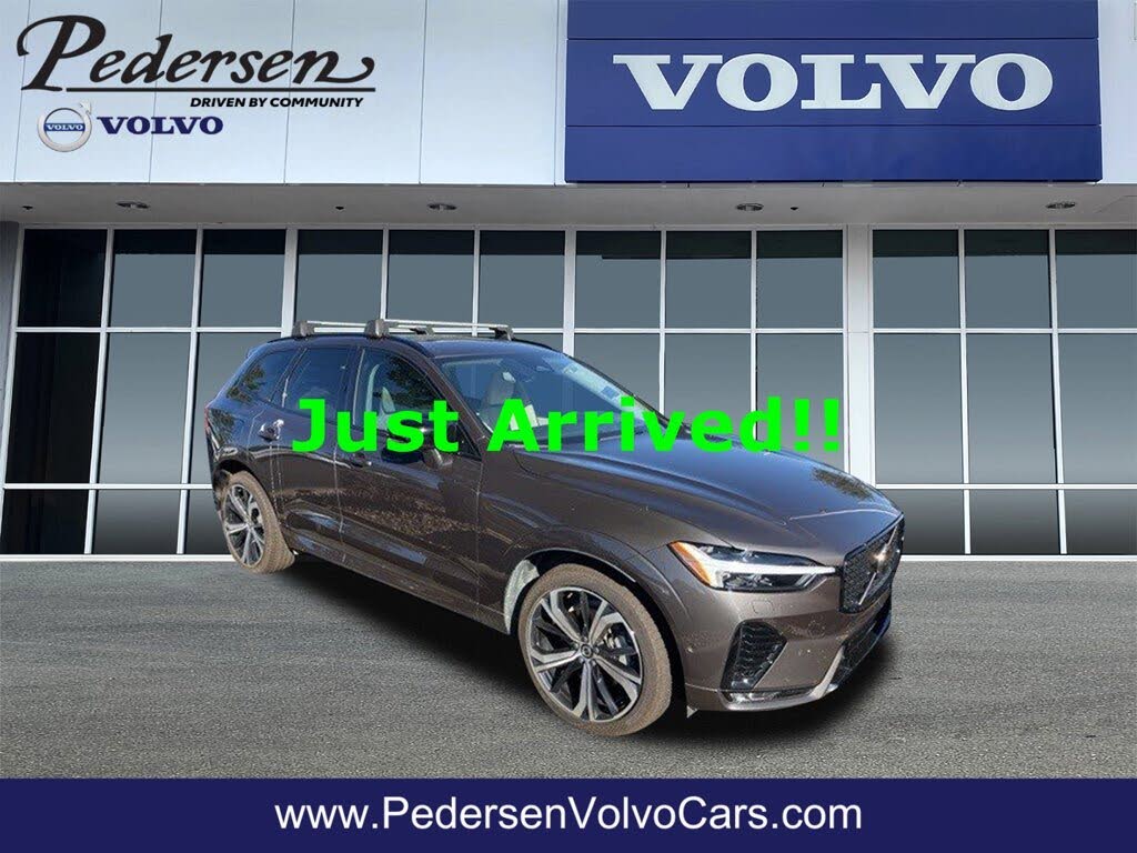 2023 Volvo XC60 B6 Ultimate Dark Theme AWD